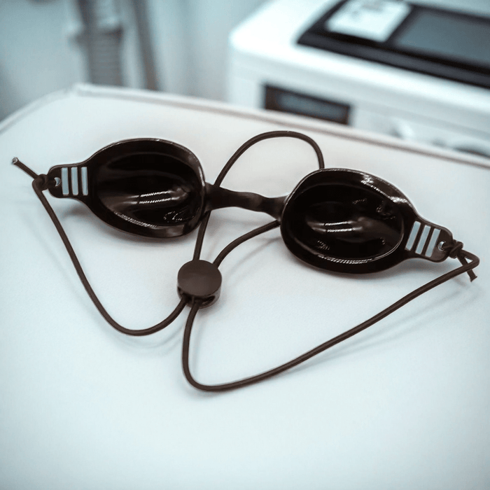 Beschermende oogdoppen voor laserbehandelingen. Professionele oogbescherming voor laserbehandelingen