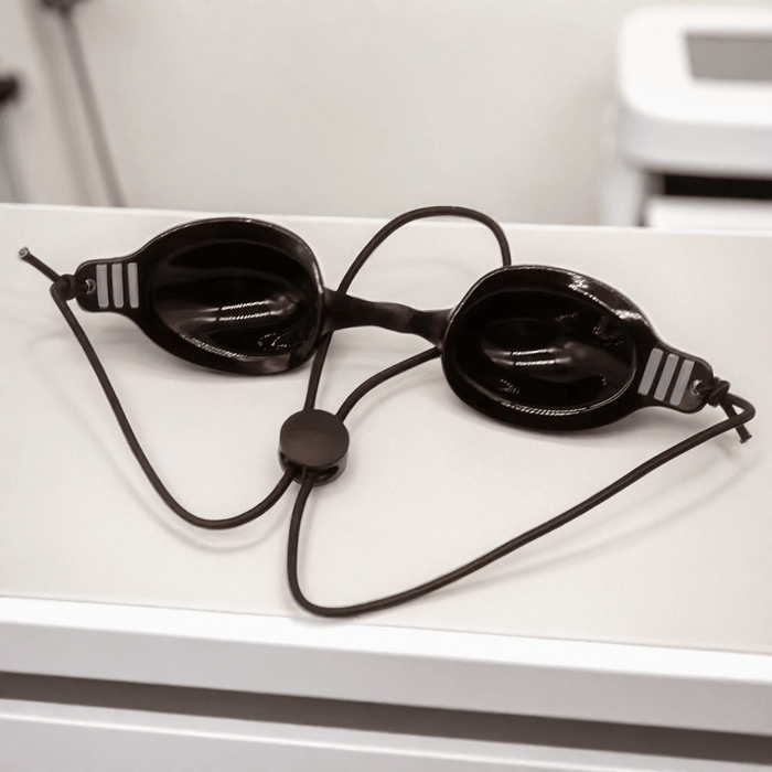 Beschermende oogdoppen voor laserbehandelingen. Professionele oogbescherming voor laserbehandelingen