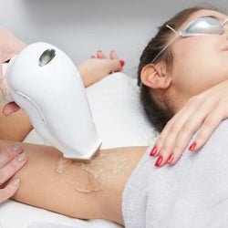 Transonic Ultrasound Gel Clear - IPL & Laser Gel - 1000ml Fles. IPL &Laser contactgel voor professioneel gebruik. Contactgel kopen doe je bij KS Medical Group.